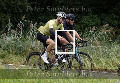 Blaricum 4 september 2024
Fietstocht met allemaal specialized S Works fietsen vanaf Blushing Blaricum van Gordon .
Oa doen mee , Winston Gerschtanowitz Louis Talpe Mark Tuitert Laurens ten Dam Roxane Knetemann Thomas v d Vlucht Johan Museeuw Thomas Dekker Ireen Wust Erben Wennemars  Joy Beune en haar partner Kjeld Nuis .