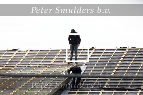 Noordwijkerhout 27 september 2024
Maxime Meiland en Leroy hebben vandaag de eerste paal van hun huis geslagen . Er zijn ook twee extra grote schuren geplaatst