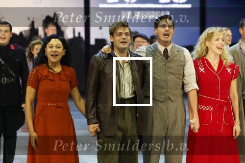 Barneveld 21 september 2024
Premiere Musical 40-45 met in de hoofdrollen Soy Kroon Dorian Bindels Niniane Everaert Gaia Aikman Babette v Veen Sjoerd Pleijsier en Kees Boot .