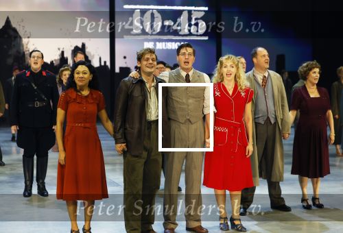 Barneveld 21 september 2024
Premiere Musical 40-45 met in de hoofdrollen Soy Kroon Dorian Bindels Niniane Everaert Gaia Aikman Babette v Veen Sjoerd Pleijsier en Kees Boot .