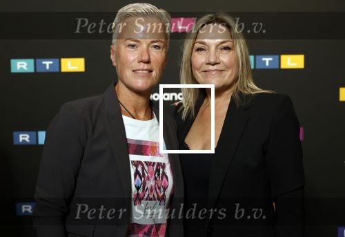 Schiphol 31 september 2024
Winterpresentatie RTL / Videoland in een tent achter Hotel v d Valk bij Schiphol . Gallyon v Vessem en Ellie Lust