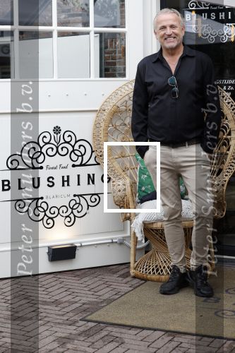 Blaricum 4 september 2024
Fietstocht met allemaal specialized S Works fietsen vanaf Blushing Blaricum van Gordon .
Oa doen mee , Winston Gerschtanowitz Louis Talpe Mark Tuitert Laurens ten Dam Roxane Knetemann Thomas v d Vlucht Johan Museeuw Thomas Dekker Ireen Wust Erben Wennemars  Joy Beune en haar partner Kjeld Nuis .