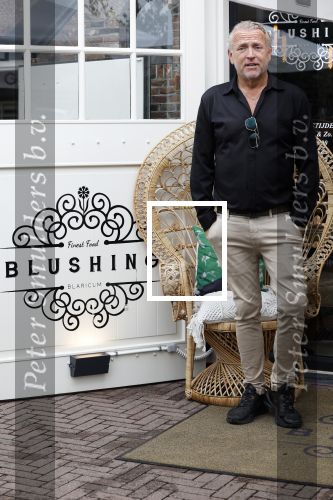 Blaricum 4 september 2024
Fietstocht met allemaal specialized S Works fietsen vanaf Blushing Blaricum van Gordon .
Oa doen mee , Winston Gerschtanowitz Louis Talpe Mark Tuitert Laurens ten Dam Roxane Knetemann Thomas v d Vlucht Johan Museeuw Thomas Dekker Ireen Wust Erben Wennemars  Joy Beune en haar partner Kjeld Nuis .