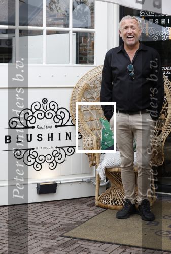 Blaricum 4 september 2024
Fietstocht met allemaal specialized S Works fietsen vanaf Blushing Blaricum van Gordon .
Oa doen mee , Winston Gerschtanowitz Louis Talpe Mark Tuitert Laurens ten Dam Roxane Knetemann Thomas v d Vlucht Johan Museeuw Thomas Dekker Ireen Wust Erben Wennemars  Joy Beune en haar partner Kjeld Nuis .