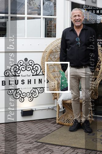 Blaricum 4 september 2024
Fietstocht met allemaal specialized S Works fietsen vanaf Blushing Blaricum van Gordon .
Oa doen mee , Winston Gerschtanowitz Louis Talpe Mark Tuitert Laurens ten Dam Roxane Knetemann Thomas v d Vlucht Johan Museeuw Thomas Dekker Ireen Wust Erben Wennemars  Joy Beune en haar partner Kjeld Nuis .