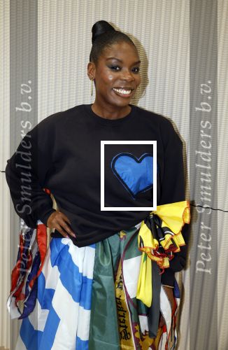 Amsterdam 3 september 2024
Opening van de Amsterdam Fashion Week AFW met een catwalk voor de Linda Foundation.
O.A. liepen mee , Worthy de Jong Winonah de Jong Dyantha Brooks Anouk Smulders Fockeline Ouwerkerk Dyanne Beekman Irene v d Laar Carolien Spoor Victoria Koblenko Zineb Fallouk Quinty Trustfull Tanja Jess Susan Visser IOris v Lunenberg Lauren Verster Marlijn Werdenburg Dani Bles Isa Hoes Anita Witzier Merel Westrik Hilmar Mulder Imanuelle Grives Vivian Slingerland (met dochter) en Hadewich Minis. Noa Vahle was aanwezig namens de Linda Foundation.
