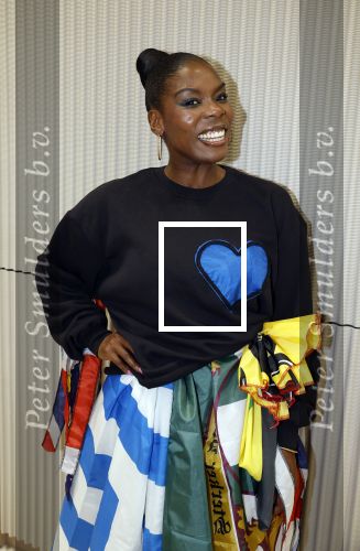 Amsterdam 3 september 2024
Opening van de Amsterdam Fashion Week AFW met een catwalk voor de Linda Foundation.
O.A. liepen mee , Worthy de Jong Winonah de Jong Dyantha Brooks Anouk Smulders Fockeline Ouwerkerk Dyanne Beekman Irene v d Laar Carolien Spoor Victoria Koblenko Zineb Fallouk Quinty Trustfull Tanja Jess Susan Visser IOris v Lunenberg Lauren Verster Marlijn Werdenburg Dani Bles Isa Hoes Anita Witzier Merel Westrik Hilmar Mulder Imanuelle Grives Vivian Slingerland (met dochter) en Hadewich Minis. Noa Vahle was aanwezig namens de Linda Foundation.