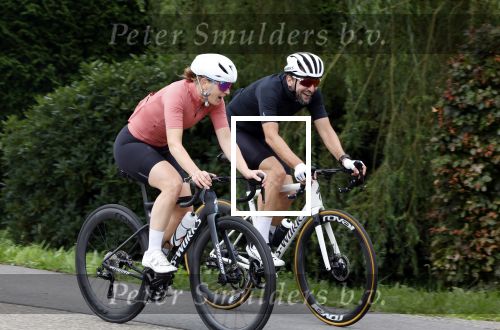 Blaricum 4 september 2024
Fietstocht met allemaal specialized S Works fietsen vanaf Blushing Blaricum van Gordon .
Oa doen mee , Winston Gerschtanowitz Louis Talpe Mark Tuitert Laurens ten Dam Roxane Knetemann Thomas v d Vlucht Johan Museeuw Thomas Dekker Ireen Wust Erben Wennemars  Joy Beune en haar partner Kjeld Nuis .