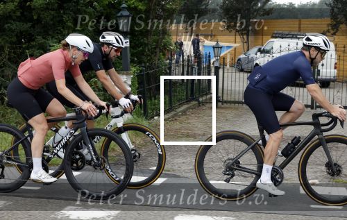 Blaricum 4 september 2024
Fietstocht met allemaal specialized S Works fietsen vanaf Blushing Blaricum van Gordon .
Oa doen mee , Winston Gerschtanowitz Louis Talpe Mark Tuitert Laurens ten Dam Roxane Knetemann Thomas v d Vlucht Johan Museeuw Thomas Dekker Ireen Wust Erben Wennemars  Joy Beune en haar partner Kjeld Nuis .