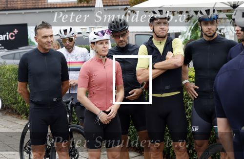 Blaricum 4 september 2024
Fietstocht met allemaal specialized S Works fietsen vanaf Blushing Blaricum van Gordon .
Oa doen mee , Winston Gerschtanowitz Louis Talpe Mark Tuitert Laurens ten Dam Roxane Knetemann Thomas v d Vlucht Johan Museeuw Thomas Dekker Ireen Wust Erben Wennemars  Joy Beune en haar partner Kjeld Nuis .