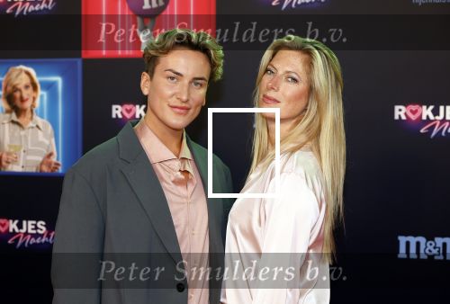 Den Bosch 28 september 2024
Premiere Rokjesdag in de Brabant hallen met in de cast oa Abbey Hoes, Leo Alkemade, Brigitte Heitzer, Lykele Muus, Bertrie Wierenga en Kiefer Zwart.Daarnaast zijn er onder meer rollen weggelegd voor Sinan Eroglu, Peter Bolhuis, Tineke Schouten, Patrick Martens en Maaike Martens. Iris de Rooij en Lucas Kamphuis