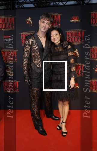 Utrecht 19 september 2024
Premiere Moulin Rouge in het Beatrix theater. jan kooijman met zijn vrouw