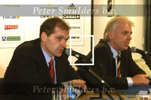 Rotterdam, 20 december 1998
Persconferentie na de wedstrijd Feyenoord-AJAX,eindstand 1-1
Jan wouters en Leo Beenhakker

FOTO PETER SMULDERS BV