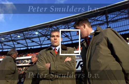 Rotterdam, 20 december 1998
Jan Wouters in  geprek met zij assistent Hei ni Otto
Op de achtergrond Bobby Haarms


FOTO PETER SMULDERS BV