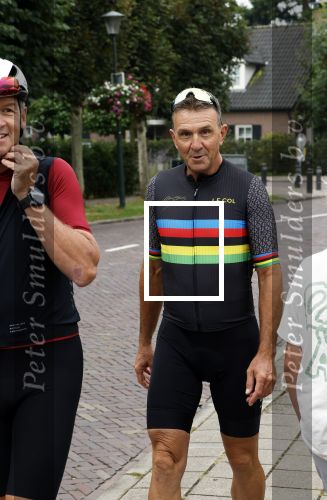Blaricum 4 september 2024
Fietstocht met allemaal specialized S Works fietsen vanaf Blushing Blaricum van Gordon .
Oa doen mee , Winston Gerschtanowitz Louis Talpe Mark Tuitert Laurens ten Dam Roxane Knetemann Thomas v d Vlucht Johan Museeuw Thomas Dekker Ireen Wust Erben Wennemars  Joy Beune en haar partner Kjeld Nuis .