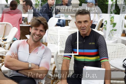 Blaricum 4 september 2024
Fietstocht met allemaal specialized S Works fietsen vanaf Blushing Blaricum van Gordon .
Oa doen mee , Winston Gerschtanowitz Louis Talpe Mark Tuitert Laurens ten Dam Roxane Knetemann Thomas v d Vlucht Johan Museeuw Thomas Dekker Ireen Wust Erben Wennemars  Joy Beune en haar partner Kjeld Nuis .