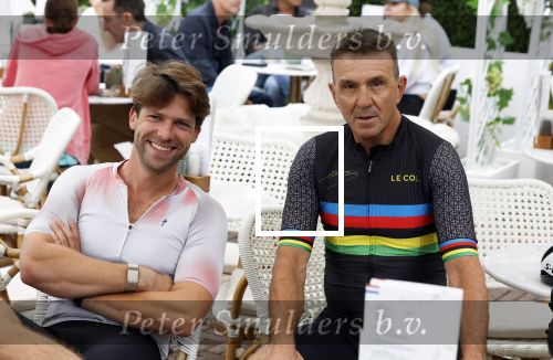 Blaricum 4 september 2024
Fietstocht met allemaal specialized S Works fietsen vanaf Blushing Blaricum van Gordon .
Oa doen mee , Winston Gerschtanowitz Louis Talpe Mark Tuitert Laurens ten Dam Roxane Knetemann Thomas v d Vlucht Johan Museeuw Thomas Dekker Ireen Wust Erben Wennemars  Joy Beune en haar partner Kjeld Nuis .