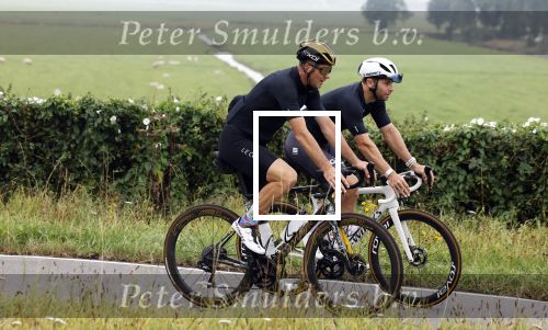 Blaricum 4 september 2024
Fietstocht met allemaal specialized S Works fietsen vanaf Blushing Blaricum van Gordon .
Oa doen mee , Winston Gerschtanowitz Louis Talpe Mark Tuitert Laurens ten Dam Roxane Knetemann Thomas v d Vlucht Johan Museeuw Thomas Dekker Ireen Wust Erben Wennemars  Joy Beune en haar partner Kjeld Nuis .