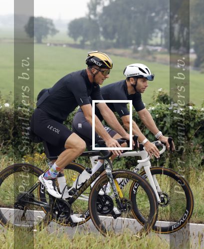 Blaricum 4 september 2024
Fietstocht met allemaal specialized S Works fietsen vanaf Blushing Blaricum van Gordon .
Oa doen mee , Winston Gerschtanowitz Louis Talpe Mark Tuitert Laurens ten Dam Roxane Knetemann Thomas v d Vlucht Johan Museeuw Thomas Dekker Ireen Wust Erben Wennemars  Joy Beune en haar partner Kjeld Nuis .