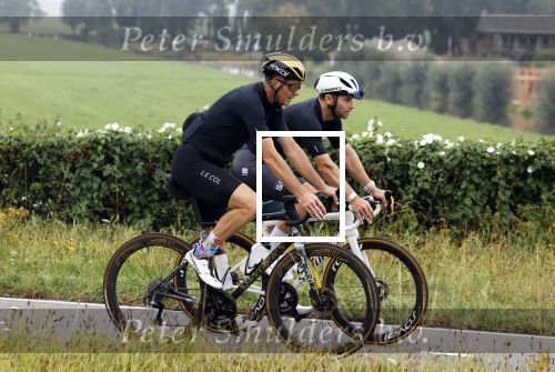 Blaricum 4 september 2024
Fietstocht met allemaal specialized S Works fietsen vanaf Blushing Blaricum van Gordon .
Oa doen mee , Winston Gerschtanowitz Louis Talpe Mark Tuitert Laurens ten Dam Roxane Knetemann Thomas v d Vlucht Johan Museeuw Thomas Dekker Ireen Wust Erben Wennemars  Joy Beune en haar partner Kjeld Nuis .