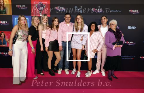 Den Bosch 28 september 2024
Premiere Rokjesdag in de Brabant hallen met in de cast oa Abbey Hoes, Leo Alkemade, Brigitte Heitzer, Lykele Muus, Bertrie Wierenga en Kiefer Zwart.Daarnaast zijn er onder meer rollen weggelegd voor Sinan Eroglu, Peter Bolhuis, Tineke Schouten, Patrick Martens en Maaike Martens. Johan Neijenhuis met vriendin en familie