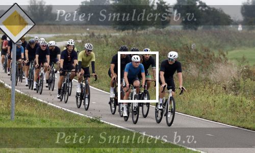Blaricum 4 september 2024
Fietstocht met allemaal specialized S Works fietsen vanaf Blushing Blaricum van Gordon .
Oa doen mee , Winston Gerschtanowitz Louis Talpe Mark Tuitert Laurens ten Dam Roxane Knetemann Thomas v d Vlucht Johan Museeuw Thomas Dekker Ireen Wust Erben Wennemars  Joy Beune en haar partner Kjeld Nuis .