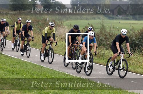 Blaricum 4 september 2024
Fietstocht met allemaal specialized S Works fietsen vanaf Blushing Blaricum van Gordon .
Oa doen mee , Winston Gerschtanowitz Louis Talpe Mark Tuitert Laurens ten Dam Roxane Knetemann Thomas v d Vlucht Johan Museeuw Thomas Dekker Ireen Wust Erben Wennemars  Joy Beune en haar partner Kjeld Nuis .
