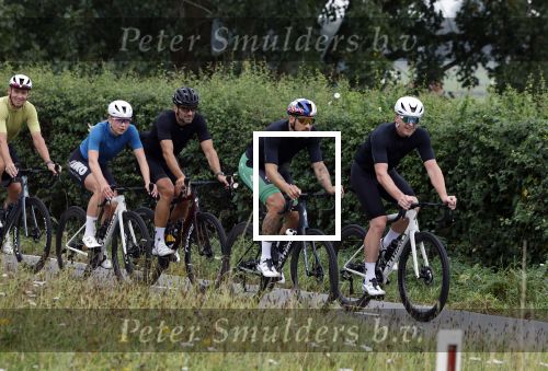 Blaricum 4 september 2024
Fietstocht met allemaal specialized S Works fietsen vanaf Blushing Blaricum van Gordon .
Oa doen mee , Winston Gerschtanowitz Louis Talpe Mark Tuitert Laurens ten Dam Roxane Knetemann Thomas v d Vlucht Johan Museeuw Thomas Dekker Ireen Wust Erben Wennemars  Joy Beune en haar partner Kjeld Nuis .