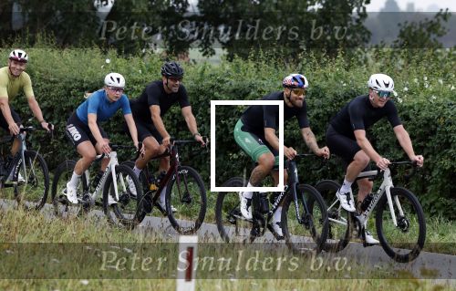 Blaricum 4 september 2024
Fietstocht met allemaal specialized S Works fietsen vanaf Blushing Blaricum van Gordon .
Oa doen mee , Winston Gerschtanowitz Louis Talpe Mark Tuitert Laurens ten Dam Roxane Knetemann Thomas v d Vlucht Johan Museeuw Thomas Dekker Ireen Wust Erben Wennemars  Joy Beune en haar partner Kjeld Nuis .