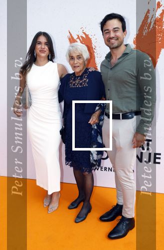 Katwijk 8 september 2024
Premiere Soldaat van Oranje in de Hangaar . Julia Sinning met oma en ...