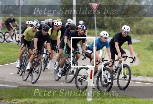 Blaricum 4 september 2024
Fietstocht met allemaal specialized S Works fietsen vanaf Blushing Blaricum van Gordon .
Oa doen mee , Winston Gerschtanowitz Louis Talpe Mark Tuitert Laurens ten Dam Roxane Knetemann Thomas v d Vlucht Johan Museeuw Thomas Dekker Ireen Wust Erben Wennemars  Joy Beune en haar partner Kjeld Nuis .