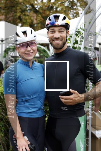 Blaricum 4 september 2024
Fietstocht met allemaal specialized S Works fietsen vanaf Blushing Blaricum van Gordon .
Oa doen mee , Winston Gerschtanowitz Louis Talpe Mark Tuitert Laurens ten Dam Roxane Knetemann Thomas v d Vlucht Johan Museeuw Thomas Dekker Ireen Wust Erben Wennemars  Joy Beune en haar partner Kjeld Nuis .