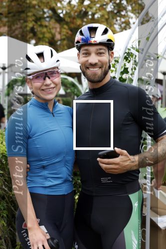 Blaricum 4 september 2024
Fietstocht met allemaal specialized S Works fietsen vanaf Blushing Blaricum van Gordon .
Oa doen mee , Winston Gerschtanowitz Louis Talpe Mark Tuitert Laurens ten Dam Roxane Knetemann Thomas v d Vlucht Johan Museeuw Thomas Dekker Ireen Wust Erben Wennemars  Joy Beune en haar partner Kjeld Nuis .