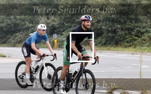 Blaricum 4 september 2024
Fietstocht met allemaal specialized S Works fietsen vanaf Blushing Blaricum van Gordon .
Oa doen mee , Winston Gerschtanowitz Louis Talpe Mark Tuitert Laurens ten Dam Roxane Knetemann Thomas v d Vlucht Johan Museeuw Thomas Dekker Ireen Wust Erben Wennemars  Joy Beune en haar partner Kjeld Nuis .