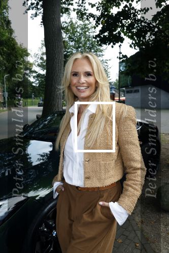 Laren 5 september 2024
Presentatie nieuwe Talkies met op de cover Leontine Ruiters  en Lonneke Nooteboom bij de Singer in Laren .