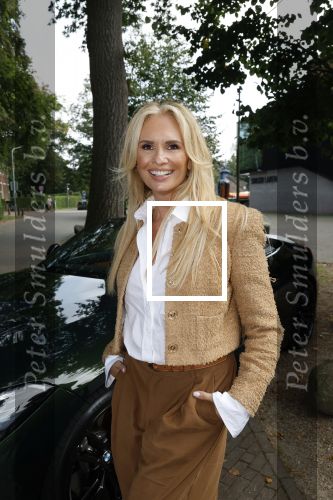 Laren 5 september 2024
Presentatie nieuwe Talkies met op de cover Leontine Ruiters  en Lonneke Nooteboom bij de Singer in Laren .