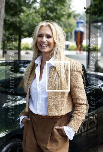 Laren 5 september 2024
Presentatie nieuwe Talkies met op de cover Leontine Ruiters  en Lonneke Nooteboom bij de Singer in Laren .