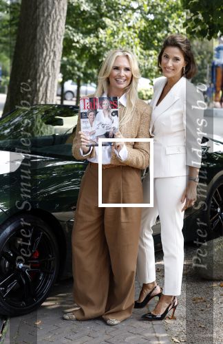 Laren 5 september 2024
Presentatie nieuwe Talkies met op de cover Leontine Ruiters en Lonneke Nooteboom bij de Singer in Laren .