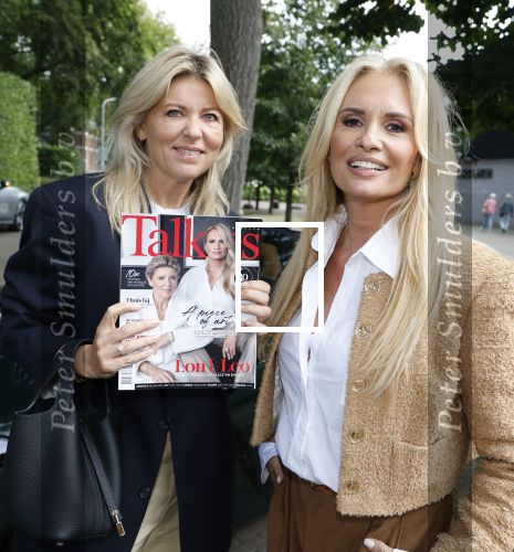 Laren 5 september 2024
Presentatie nieuwe Talkies met op de cover Leontine Ruiters  en Lonneke Nooteboom bij de Singer in Laren .