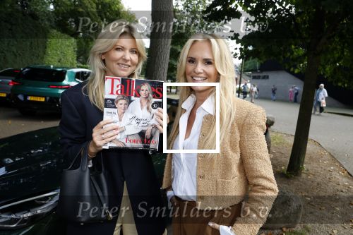 Laren 5 september 2024
Presentatie nieuwe Talkies met op de cover Leontine Ruiters  en Lonneke Nooteboom bij de Singer in Laren .