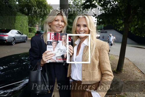 Laren 5 september 2024
Presentatie nieuwe Talkies met op de cover Leontine Ruiters  en Lonneke Nooteboom bij de Singer in Laren .