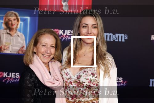 Den Bosch 28 september 2024
Premiere Rokjesdag in de Brabant hallen met in de cast oa Abbey Hoes, Leo Alkemade, Brigitte Heitzer, Lykele Muus, Bertrie Wierenga en Kiefer Zwart.Daarnaast zijn er onder meer rollen weggelegd voor Sinan Eroglu, Peter Bolhuis, Tineke Schouten, Patrick Martens en Maaike Martens. Mariella Klaassen v Oorschot met moeder en ..
