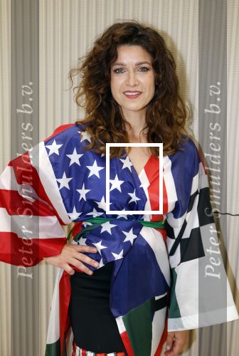Amsterdam 3 september 2024
Opening van de Amsterdam Fashion Week AFW met een catwalk voor de Linda Foundation.
O.A. liepen mee , Worthy de Jong Winonah de Jong Dyantha Brooks Anouk Smulders Fockeline Ouwerkerk Dyanne Beekman Irene v d Laar Carolien Spoor Victoria Koblenko Zineb Fallouk Quinty Trustfull Tanja Jess Susan Visser IOris v Lunenberg Lauren Verster Marlijn Werdenburg Dani Bles Isa Hoes Anita Witzier Merel Westrik Hilmar Mulder Imanuelle Grives Vivian Slingerland (met dochter) en Hadewich Minis. Noa Vahle was aanwezig namens de Linda Foundation.