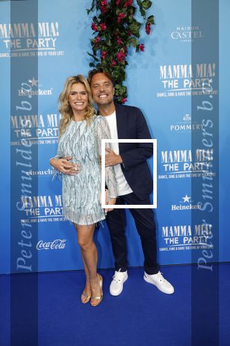 Rotterdam 27 september 2024
Premiere Mamma mia the party in  Schiecentrale.  Nicolette v dam en Bas Smit