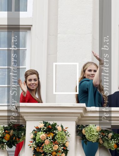 Den Haag 17 september 2024
Prinsjesdag 2024 met aanwezig namens de koninklijke familie , Koning Willem Alexander Koningin Maxima Prinses Amalia Prinses Alexia Prins Constantijn en Prinses Laurentien.