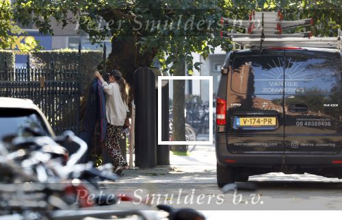 Amsterdam 21 september 2024
Priscilla Nasi en Kevin v Ree trouwen in het College Hotel .oa aanwezig Robert halewijn Evert Santegoeds Gerard Joling Wino Omtzigt Guido Spek en andere gasten . Priscilla en Kevin arriveren in zijn bus die hij metr zijn werk gebruikt