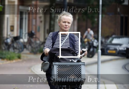 Amsterdam 3 september 2024
Renee Soutendijk aan het winkelen en op de fiets in Amsterdam zuid.
