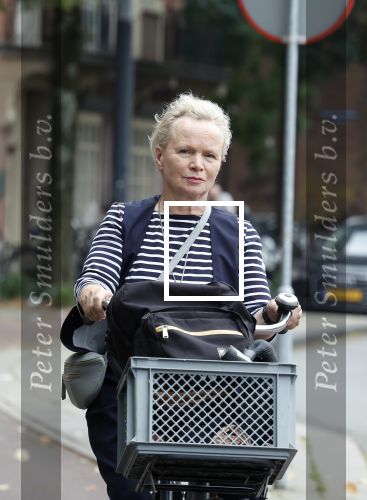 Amsterdam 3 september 2024
Renee Soutendijk aan het winkelen en op de fiets in Amsterdam zuid.