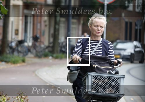 Amsterdam 3 september 2024
Renee Soutendijk aan het winkelen en op de fiets in Amsterdam zuid.