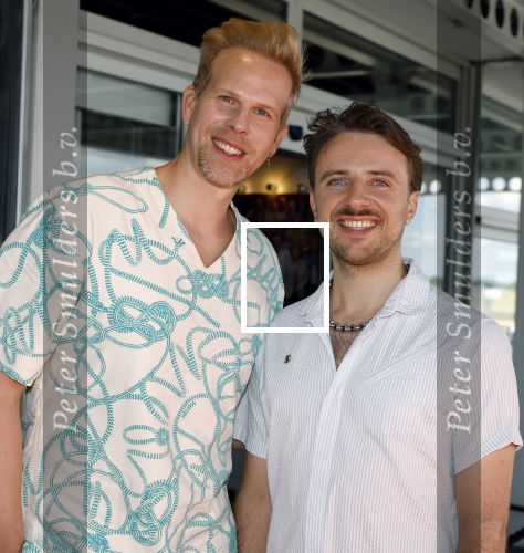 Katwijk 8 september 2024
Premiere Soldaat van Oranje in de Hangaar . Rick Paul van Mulligen met partner
